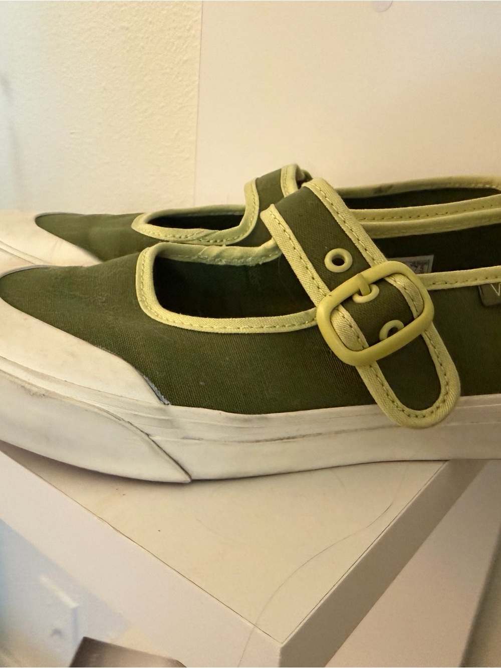Vans Olive Green Mary Jane Canvas Sneakers with Lime Trim size 7.5 - Picture 5 of 6